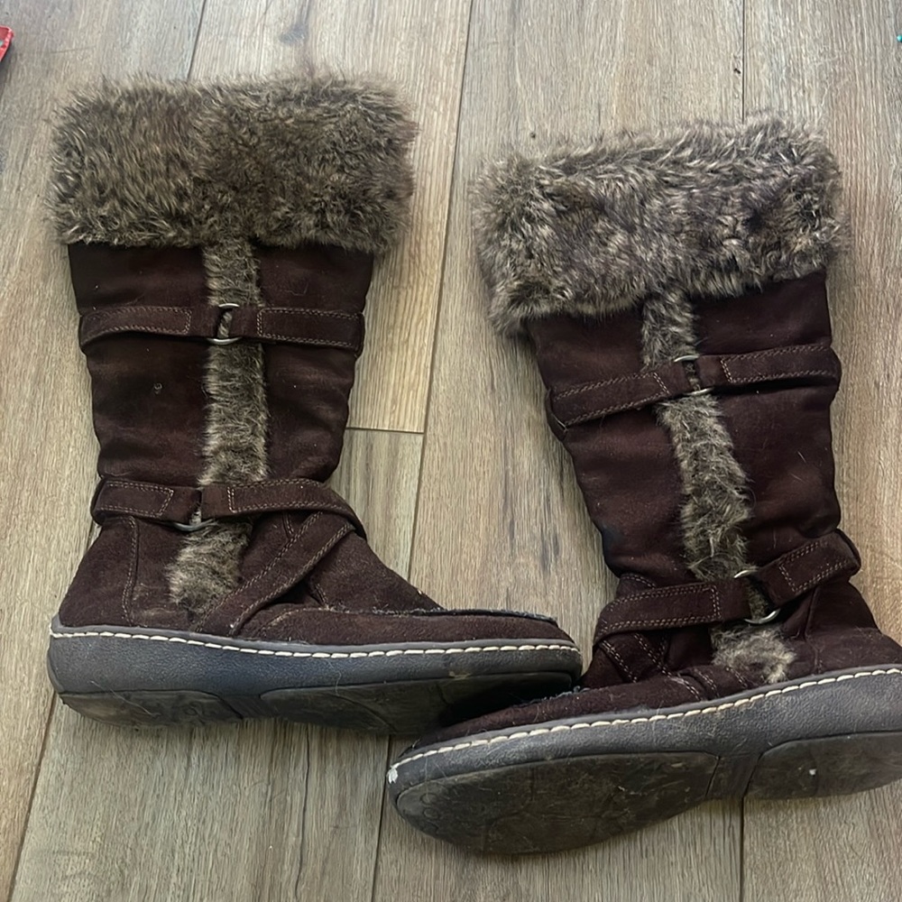 Warm winter boots size 8 1/2